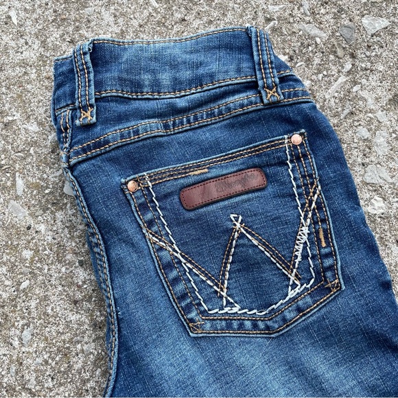 Wrangler | Women’s Bootcut Western Medium Wash Riding Jeans - Picture 4 of 7
